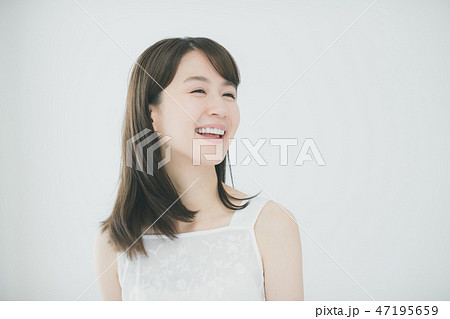 young woman 47195659