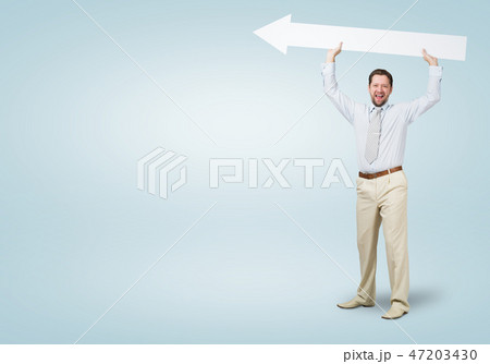 Businessman with arrow 47203430