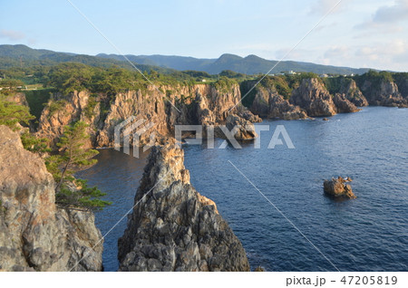 尖閣湾(佐渡島/新潟県佐渡市姫津・北狄) 尖閣湾(佐渡島/新潟県佐渡市姫津・北狄) 47205819