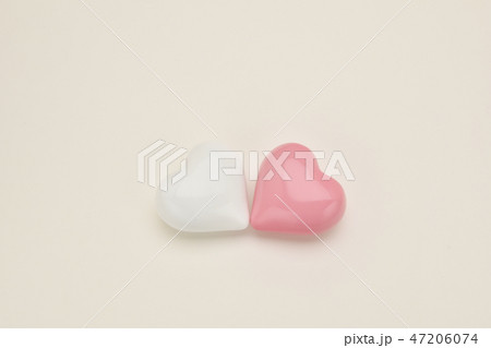 ハート カップル 47206074