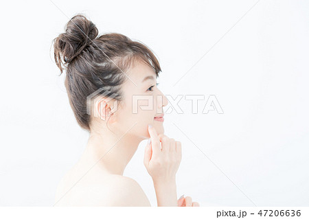 young woman young woman 47206636