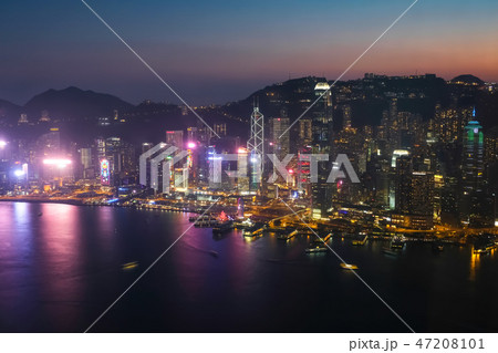 香港 スカイ100（環球貿易広場）からの夜景 47208101