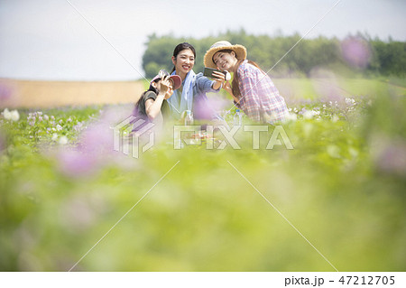 女性 農業 休憩 女性 農業 休憩 47212705