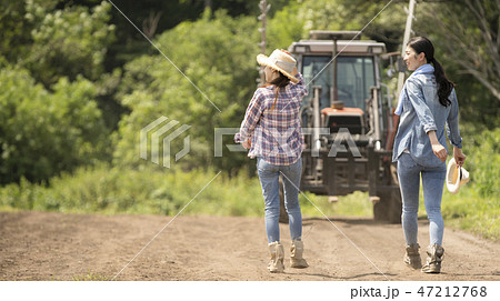 女性 農業 仲間 女性 農業 仲間 47212768