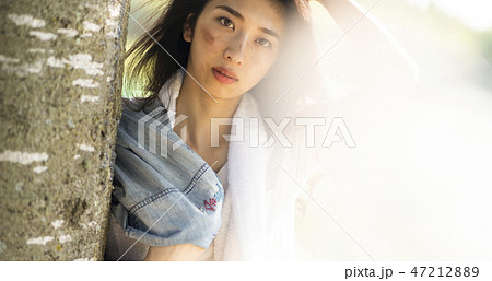 女性　ハードワーカー　イメージ 47212889