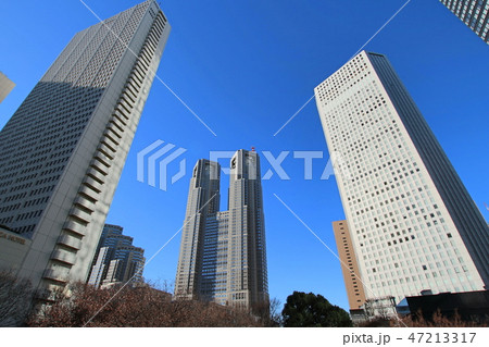 東京都庁第一本庁舎（中央）と住友ビル（右手）2019年 47213317