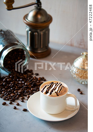 カフェモカ・ラテ withホイップクリーム カフェモカ・ラテ withホイップクリーム 47222468