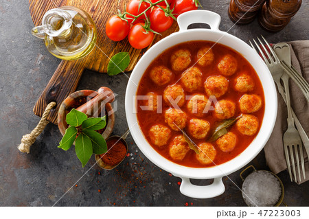 Meatballs in tomato sauce 47223003