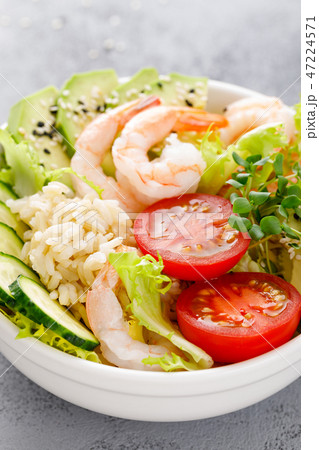Hawaiian poke bowl with shrimps and rice 47224571