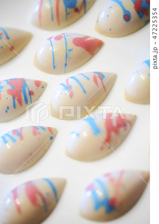 Different chocolate sweets on the white background 47225354