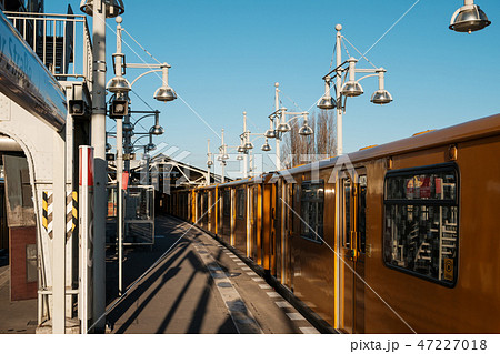 Subway train (U-Bahn) at train station in Berlin 47227018
