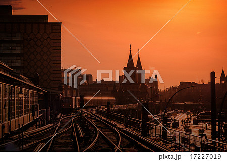 Berlin Cityscape sunset train Oberbaum Bridge 47227019