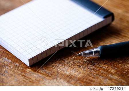 メモ帳とボールペン メモ帳とボールペン 47229214