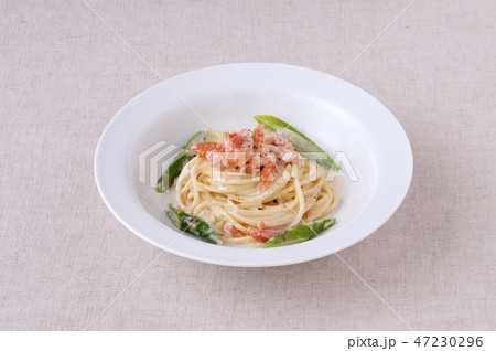 サーモンクリームパスタ 47230296