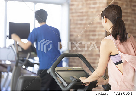 女性　フィットネスジム 47230951