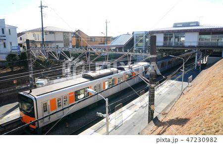 日本の東京都市景観　町田市の東急電鉄「つくし野駅」などを望む 47230982