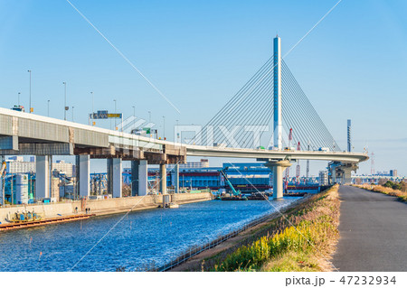 綾瀬川と首都高速 かつしかハープ橋 47232934