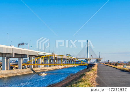 綾瀬川と首都高速 かつしかハープ橋 綾瀬川と首都高速 かつしかハープ橋 47232937