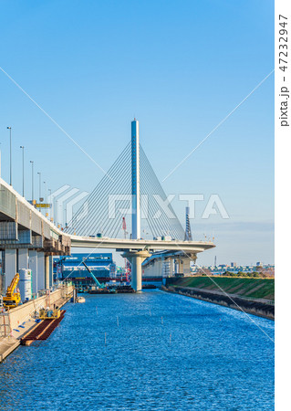 綾瀬川と首都高速 かつしかハープ橋 綾瀬川と首都高速 かつしかハープ橋 47232947