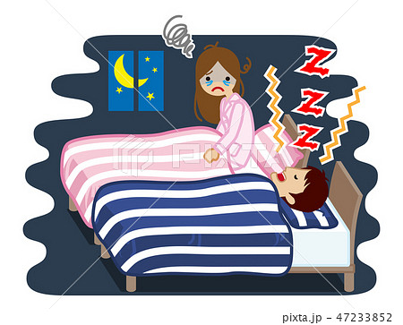 いびきをかく若い男性と眠れない女性 - 睡眠トラブル いびきをかく若い男性と眠れない女性 - 睡眠トラブル 47233852