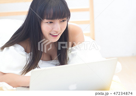 女性 メス 女の人 47234874