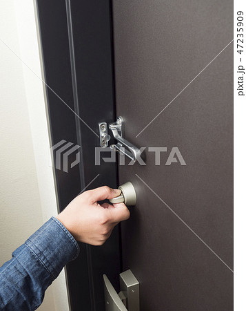 ワンルームマンション　玄関ドア 47235909