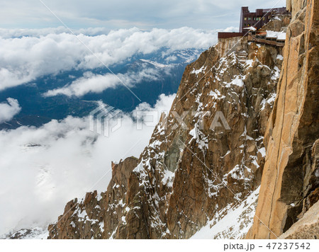 Mont Blanc mountain massif view  47237542