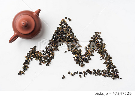 taiwan oolong tea with mountain shape by dry bud 47247529