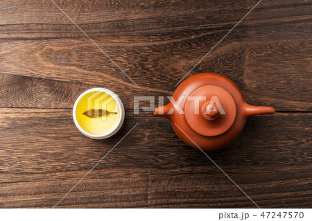 fresh taiwan oolong tea and teapot 47247570