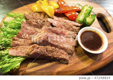 サーロインステーキ 47249924