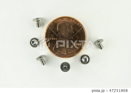 Tiny T6 Torx Star Head Screws with Penny Tiny T6 Torx Star Head Screws with Penny 47251908