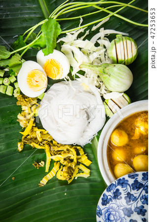 Local Rice vermicelli and curry sauce with vegetab Local Rice vermicelli and curry sauce with vegetab 47253653