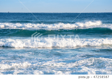 風景 海 波の写真素材