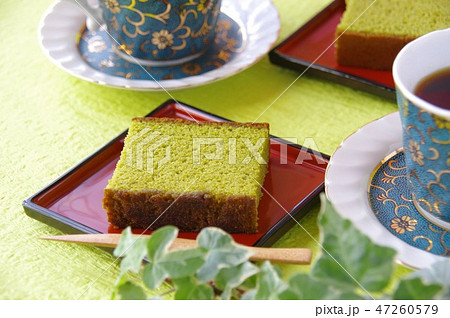 抹茶カステラとコーヒー ティータイム 和菓子 抹茶 カステラ 抹茶カステラとコーヒー ティータイム 和菓子 抹茶 カステラ 47260579