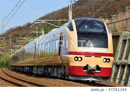 国鉄特急色風塗装となったE653系 47261194