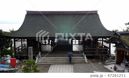 琵琶湖・竹生島神社八大竜王拝所からかわらけ投げ 琵琶湖・竹生島神社八大竜王拝所からかわらけ投げ 47261251