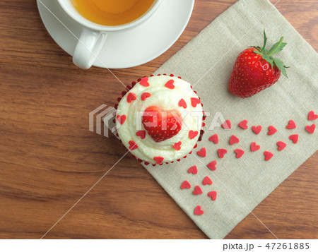 .Red velvet strawberry cup cake .Red velvet strawberry cup cake 47261885