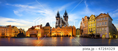 Tynsky temple at sunrise 47264329