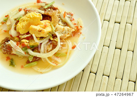 spicy fried egg cutting with onion Thai salad spicy fried egg cutting with onion Thai salad 47264967