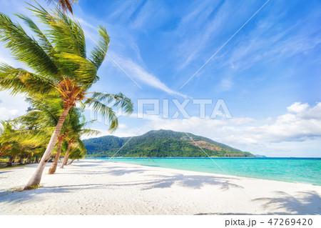 Asian tropical beach paradise in Thailand 47269420