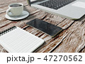 ビジネスシーン　スマホイメージ 47270562