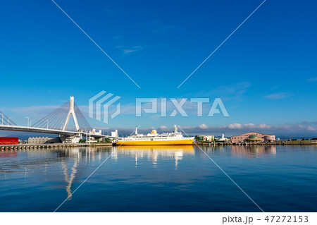 【青森県青森市】早朝の青森ベイエリア、快晴の風景 【青森県青森市】早朝の青森ベイエリア、快晴の風景 47272153