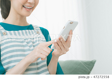 young woman 47272558