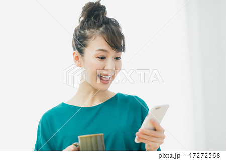 young woman 47272568