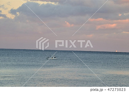 夕暮れの磯原海岸 47273023