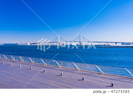 （神奈川県）横浜港大さん橋から眺める・横浜ベイブリッジ 47273585