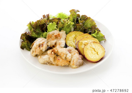 鶏の唐揚げさつま芋添え 47278692