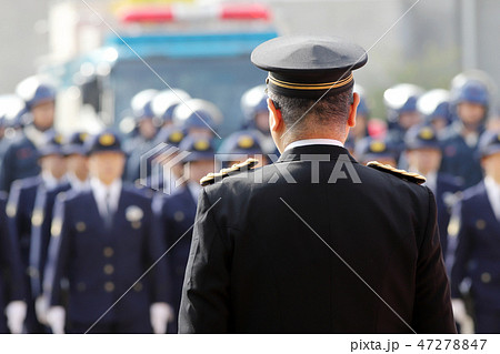 警察官　気を付け 47278847