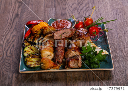Grilled plate mix 47279971
