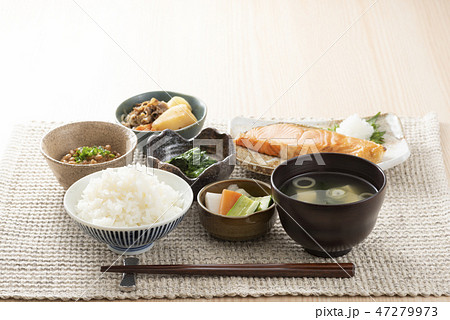 和食の朝食イメージ 47279973